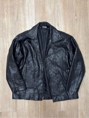 Men's Black Leather Bomber Jacket - Timeless Casual Layer